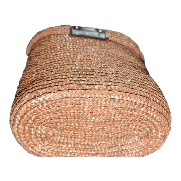 Straw Bucket Purse - Picture 2 of 3